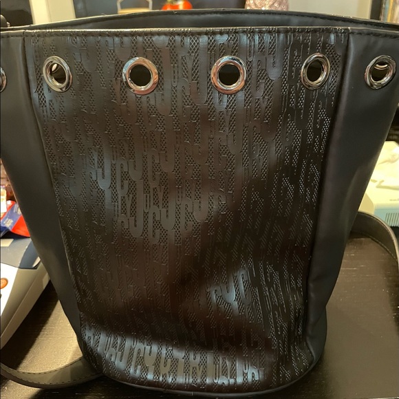 Juicy by Juicy Couture Black Crossbody Bag - Picture 2 of 9